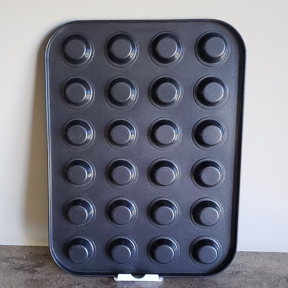 Non-stick 24 Mini-Muffin Pan (pre-owned) - Picture 2 of 2